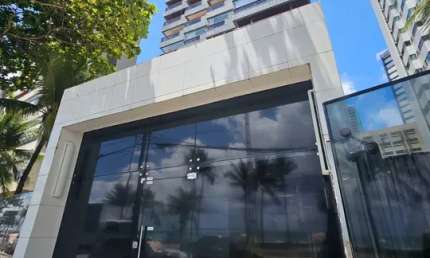 Edf Porto Seguro com 4 suítes e 3 vagas a Beira Mar na Av Boa Viagem Recife