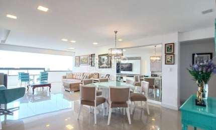 Excelente apartamento vista mar localizado no bairro de Piedade, com 147,39m² de área útil.