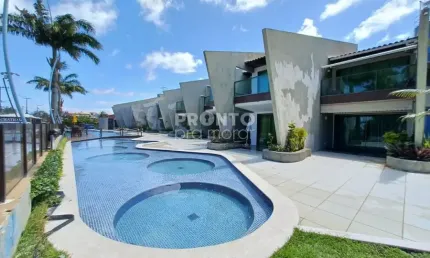 Apartamento mobiliado com excelente localização próximo ao mar em Porto de Galinhas.