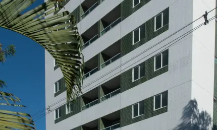 APARTAMENTO COM 03 QUARTOS EM CASA AMARELA-RECIFE-PE
