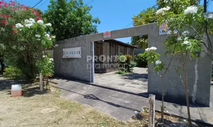 Casa com excelente localização em Tamandaré a 190 metros da praia, o terreno com cerca de 300m²; ideal para investimento.