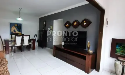 Apartamento com excelente localização em boa viagem, próximo ao mar.