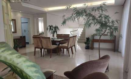 Casa com 4 dormitórios à venda, 450 m² por R$ 3.200.000,00 - Centro - Varginha/MG