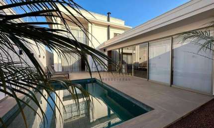 Casa  de alto padrão com 3 suítes à venda, 410 m² por R$ 2.400.000 - Parque São José - Varginha/MG