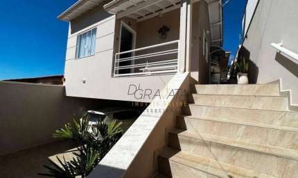 Casa com 3 dormitórios à venda, 121 m² por R$ 570.000,00 - Rezende - Varginha/MG