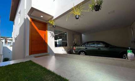 Casa com 5 dormitórios à venda, 330 m² por R$ 1.100.000,00 - Residencial Portinari - Varginha/MG
