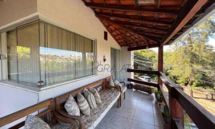 Casa com 3 dormitórios à venda, 165 m² por R$ 780.000,00 - Jardim Petrópolis - Varginha/MG