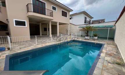 Casa com 4 quartos e piscina à venda, 318 m² por R$ 1.200.000 - Jardim Andere - Varginha/MG