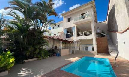 Casa com 3 dormitórios à venda, 225 m² por R$ 980.000,00 - Campos Elíseos - Varginha/MG