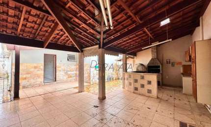 Casa com 5 quartos à venda, 225 m² por R$ 780.000 - Jardim Andere - Varginha/MG