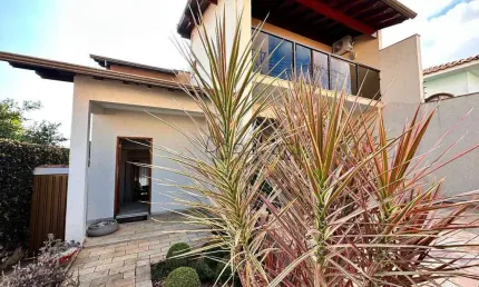 Casa com 4 dormitórios à venda, 240 m² por R$ 840.000,00 - Parque Boa Vista - Varginha/MG
