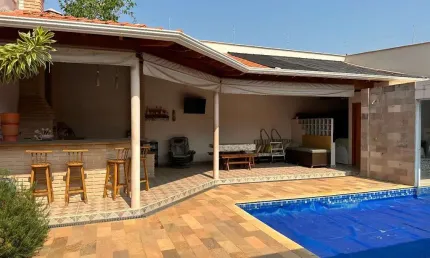 Casa com 3 dormitórios à venda, 195 m² por R$ 950.000,00 - Rezende - Varginha/MG