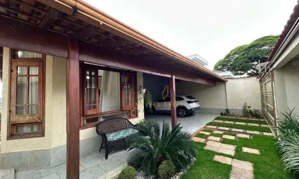 Casa com 4 dormitórios à venda, 292 m² por R$ 890.000,00 - Rezende - Varginha/MG