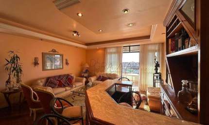 Apartamento com 3 dormitórios à venda, 195 m² por R$ 1.100.000,00 - Centro - Varginha/MG