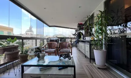 Vendo apartamento no recreio dos bandeirantes com 3 quartos e um belíssimo varandão