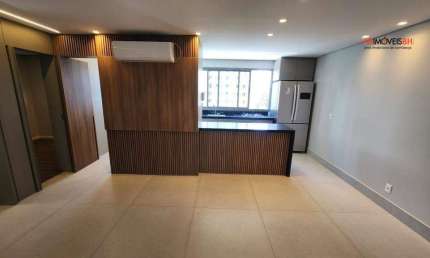 Apartamento com área de 64m², 02 quartos, 01 suíte, 02 vagas de garagem, no Funcionários. Prédio com lazer completo.