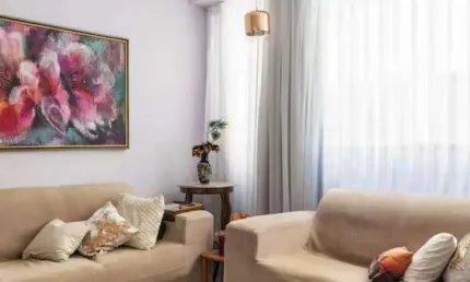 Apartamento com área de 68m², 03 quartos com armários sendo 01 suíte, 02 vagas de garagem, na Serra
