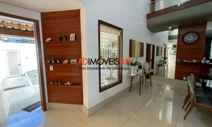 Casa de 02 pavimentos com habite-se, área construída de 621m², 05 suítes, 08 banheiros, espaço gourmet, 04 vagas de garagem, no Fernão Dias