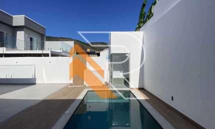 Casa com 4 quartos à venda na Rua Roberto Paragó, Itaipu, Niterói, 213 m2 por R$ 1.400.000