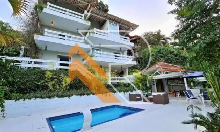 Casa em condomínio fechado com 4 quartos à venda na Avenida Ewerton Xavier, Itaipu, Niterói, 480 m2 por R$ 1.250.000