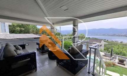 Casa com 3 quartos à venda na Rua Achylles de Albuquerque Oliveira, Camboinhas, Niterói, 297 m2 por R$ 3.000.000