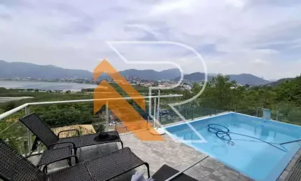 Casa com 4 quartos para alugar na Rua Achylles de Albuquerque Oliveira, Camboinhas, Niterói, 284 m2 por R$ 8.900