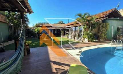 Casa com 3 quartos para alugar na Rua Dezessete, Camboinhas, Niterói, 200 m2 por R$ 10.765