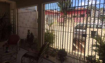 Casa com 3 quartos à venda na Rua Valdir Targino, Candelária, Natal