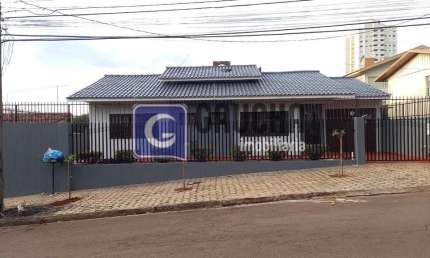 Casa com 3 quartos à venda no Centro, Cascavel 