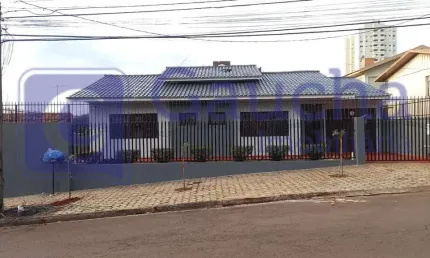 Casa com 3 quartos à venda no Centro, Cascavel 