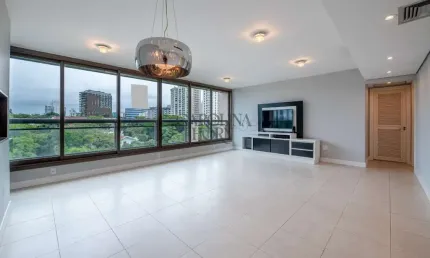 Apartamento com 3 quartos à venda na rua primeiro de janeiro, 150, três figueiras, porto alegre por r$ 1.960.000