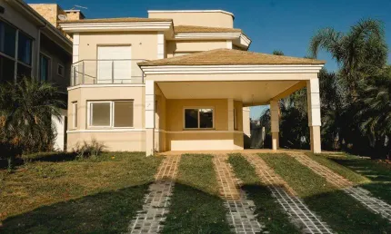 Exclusiva Casa no Residencial Alphaville: Conforto, Estilo e Segurança em Gravataí