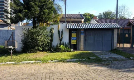 Casa Espaçosa e Confortável com Piscina no Bairro Dom Feliciano em Gravataí