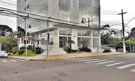 Oportunidade Única: Loja Comercial no Centro Profissional Lusitano