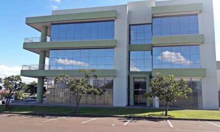 Aluguel de Sala Comercial de Alto Padrão no Edifício Emanuel Center