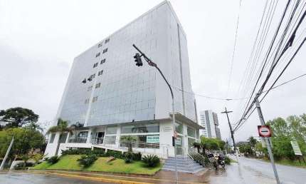 Sala Comercial à Venda ou Locação no Centro de Gravataí com Vista Privilegiada e Excelente Localização
