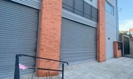 Alugue Ampla Loja de 175m² em Localização Estratégica