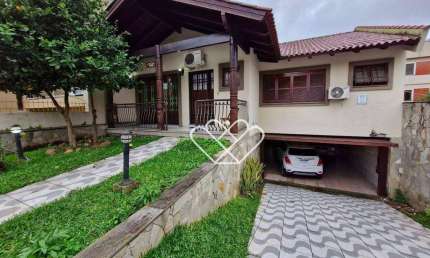 Espaçosa Casa de 2 Andares à Venda e Locação no Bairro Dom Feliciano