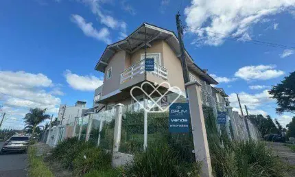 Casa de dois andares à venda no Renascença com suíte e garagem para 2 carros