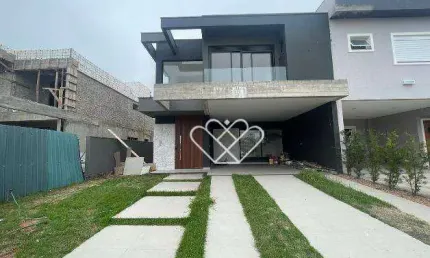 Conforto e Sofisticação em Casa com Piscina no Condomínio Terras Alpha, Gravataí
