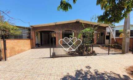 Casa Espaçosa no Bairro Morada do Vale I | 3 Quartos e 5 Vagas de Garagem