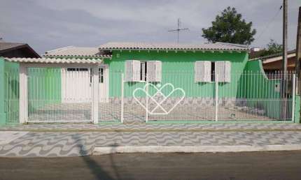 Casa Completa com Acabamento de Alto Padrão e Localização Privilegiada