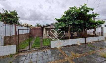 Casa com Piscina e Amplo Pátio no Bairro Bom Sucesso