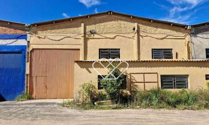 Pavilhão de 510m² para locação no Distrito Industrial de Gravataí