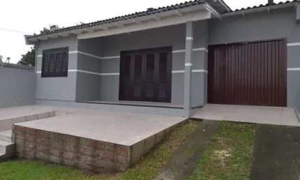 Casa funcional com área gourmet e 4 vagas no São Jerônimo