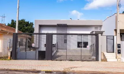 Casa com 3 Dormitórios e Suíte para Alugar no Centro de Gravataí