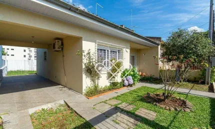Ampla casa com quintal e 3 dormitórios no salgado filho em gravataí