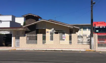 Casa para Venda em Sombrio, São José, 4 dormitórios, 1 suíte, 2 banheiros, 2 vagas
