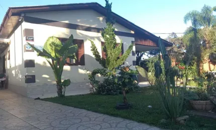 Casa para Venda em Sombrio, Raizeira, 3 dormitórios, 1 suíte, 1 banheiro, 2 vagas