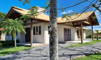 Casa para Venda em Sombrio, Parque das Avenidas, 3 dormitórios, 1 suíte, 2 banheiros, 3 vagas